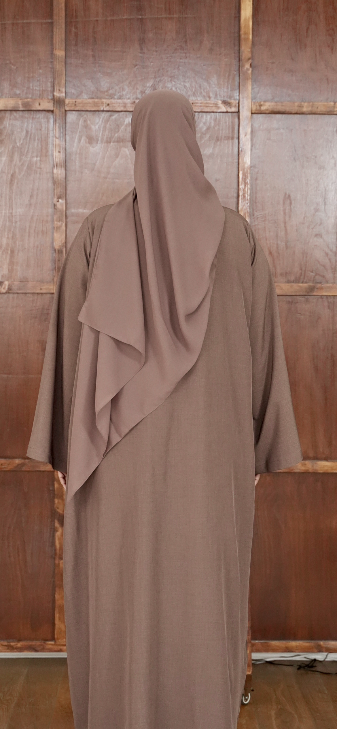 TAUPE ESSENTIAL ABAYA