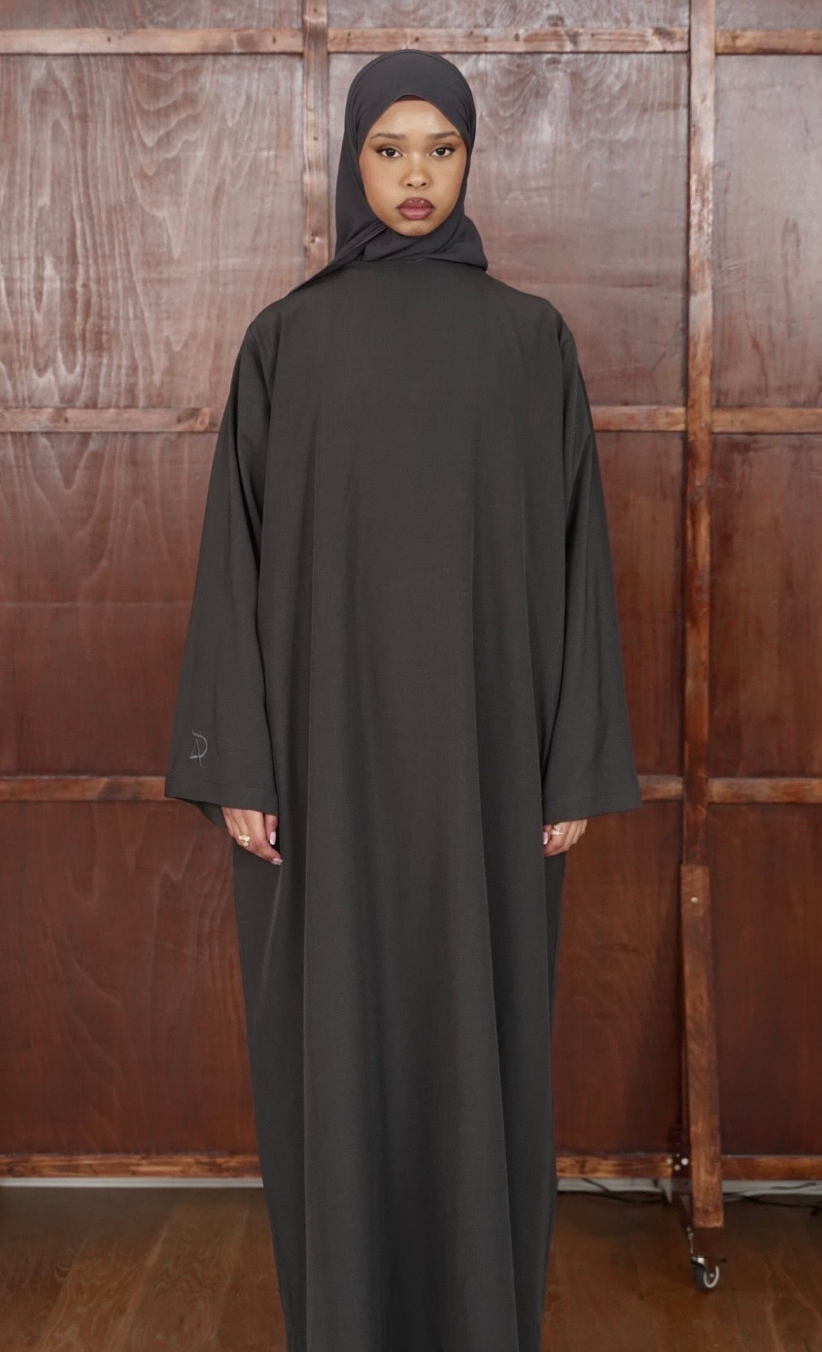 CHARCOAL ESSENTIAL ABAYA