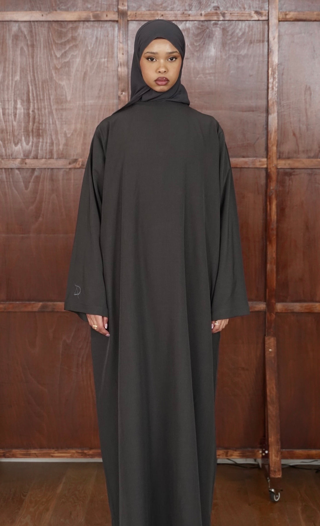 ESSENTIAL ABAYA