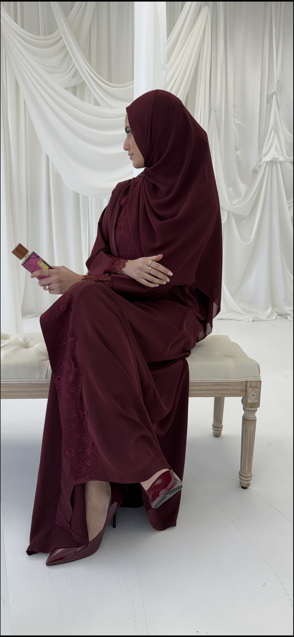 Mona Rouge Abaya