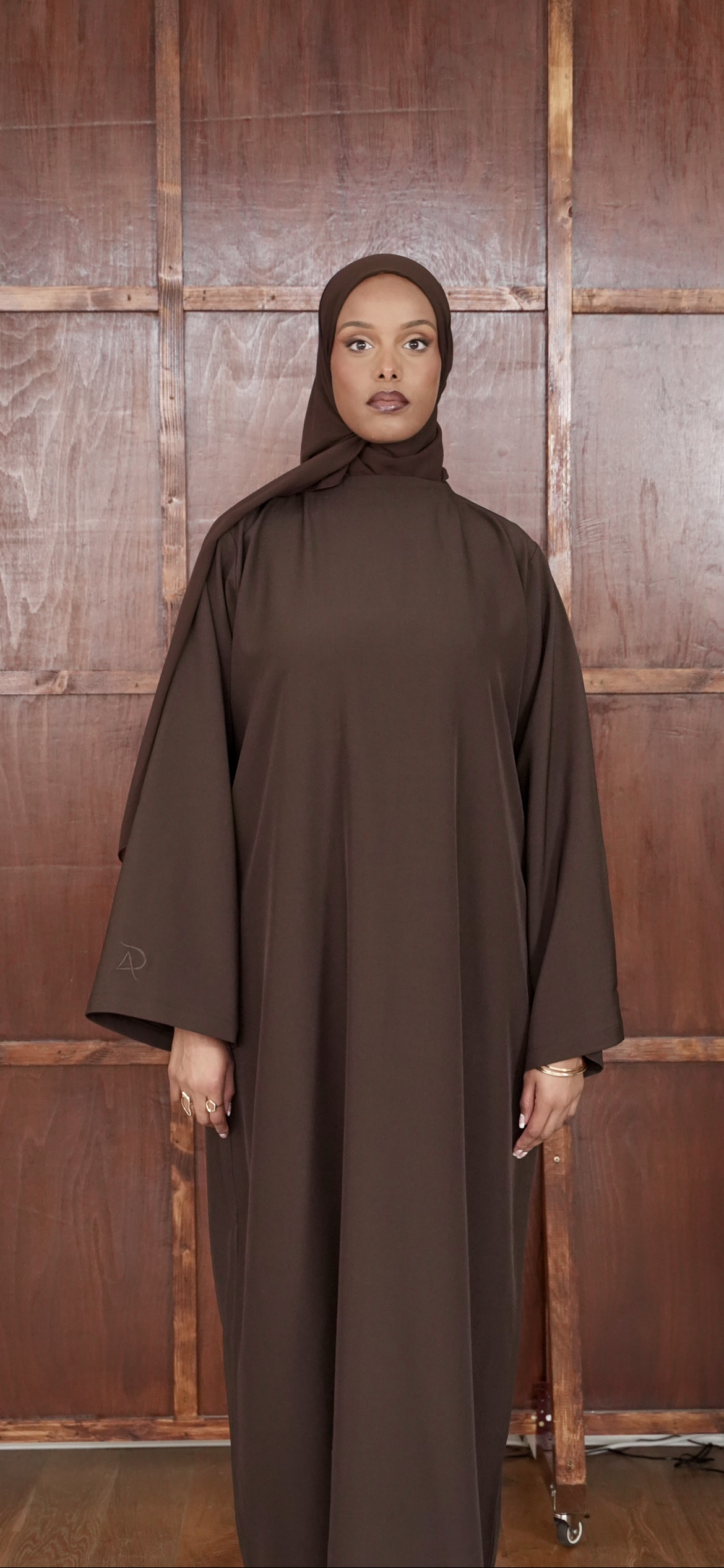 BROWN ESSENTIAL ABAYA