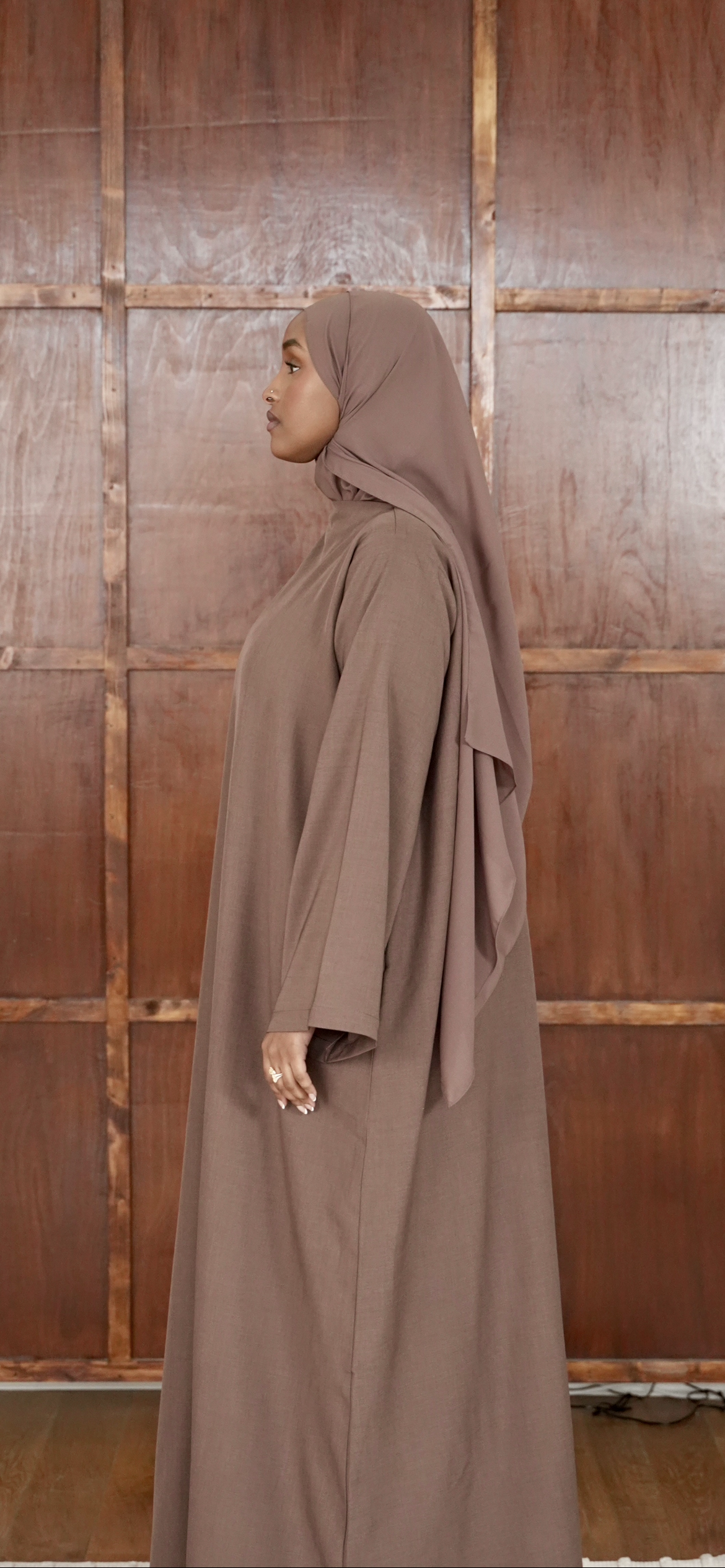 TAUPE ESSENTIAL ABAYA